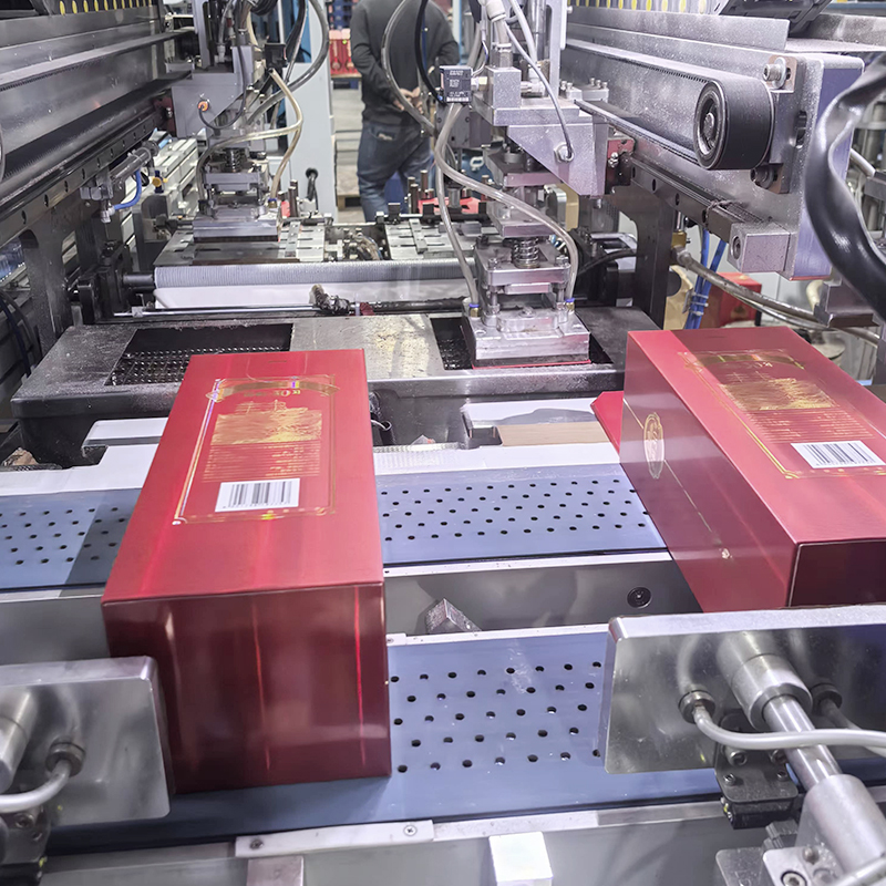 What effect will uneven thickness of wallpaper glue have on the pasting effect?